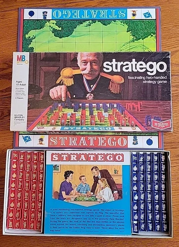 Vtg Stratego Board Game 1977 Milton Bradley 100% COMPLETE READ
