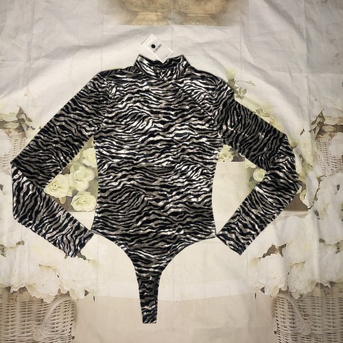 Forever 21 Terciopelo Estampado Cebra Body Negro y Frey Talla S NUEVO - Imagen 4 de 8