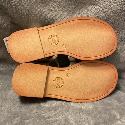Wonder Nation Kids Gold and Silver Sandals Girls Size 13 Buckle New - Picture 7 of 8