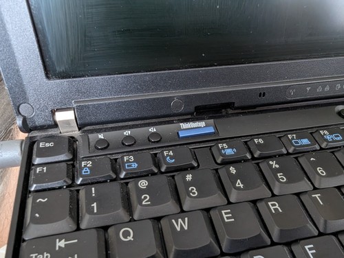Lenovo Thinkpad X201 Laptop - 120gb SSD, 8gb RAM ze stacją dokującą - Zdjęcie 7 z 12