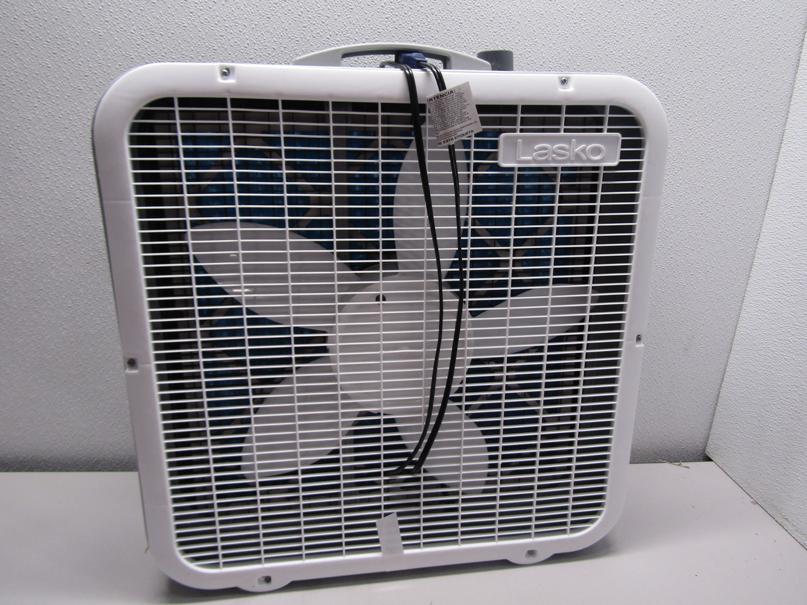 Lasko FF305 Airflex 20 in. 3Speed 2in1 Box Fan and Air Purifier eBay