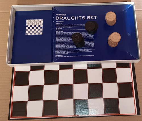WHSmith DRAUGHTS SET With wooden playing pieces Two players Vintage Game Set - Picture 23 of 24