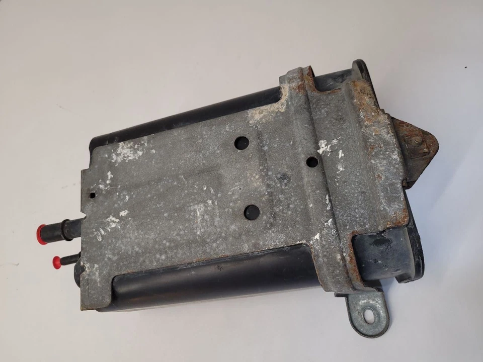 2003 03 CADILLAC DEVILLE 4.6L Fuel Vapor Canister  - Image 4 of 4