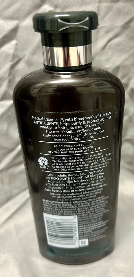 Herbal Essences Bio:Renew Hydrate Coconut Milk Conditioner 13.5 Oz. 400ml - Image 3 of 3
