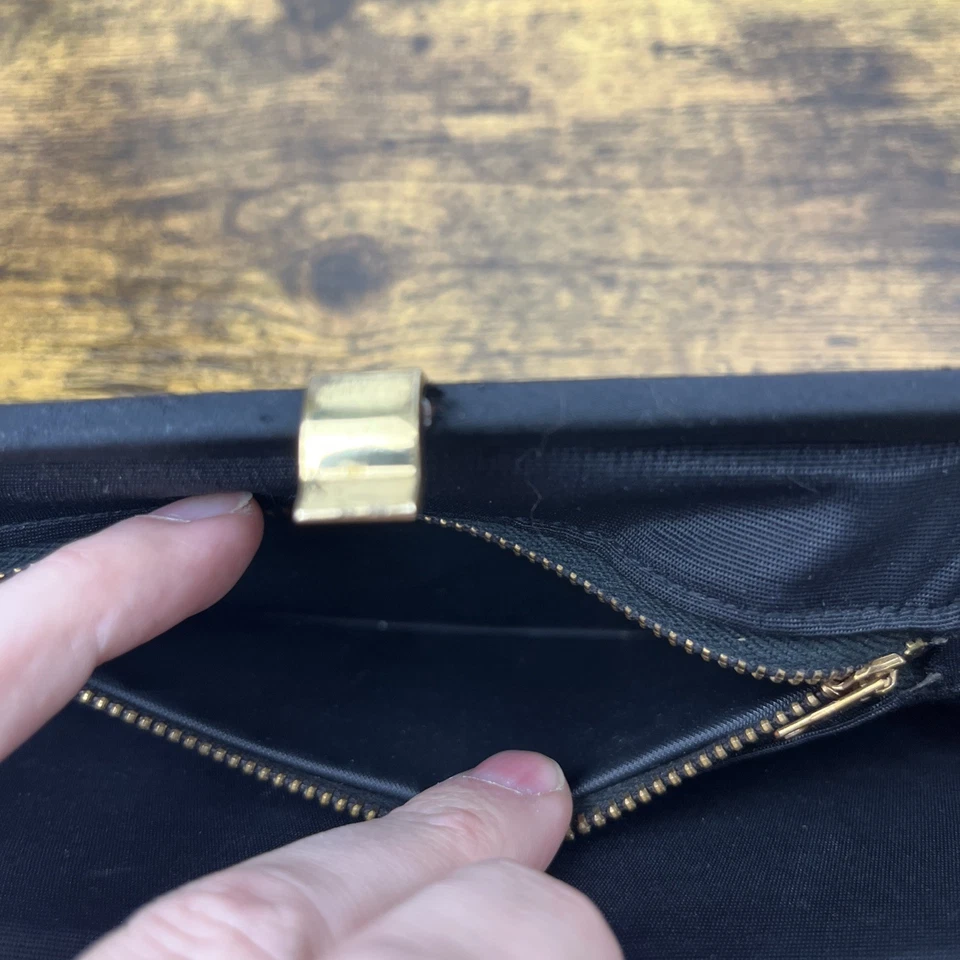 bolso clutch vintage floral negro y beige Foto 4 de 4