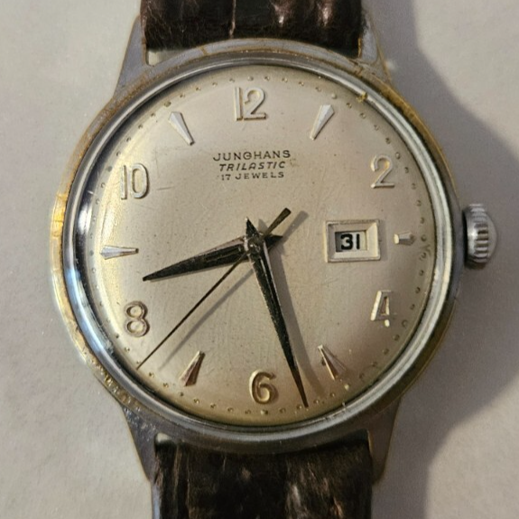 Foto 1 di 24
