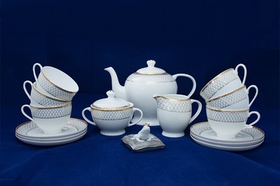 Fine Bone China Tee-Service 15-tlg.  Weiß-Gold, 6 Personen NEU