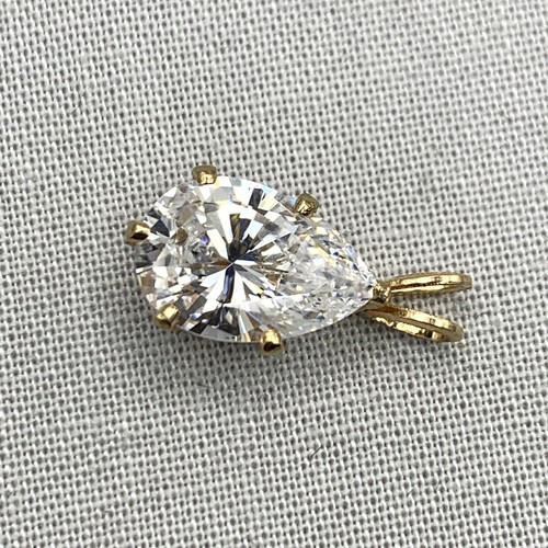 3 Ct Pear Beautifully Cut CZ Pendant Yellow Gold Filled MSRP $66 - Picture 4 of 11