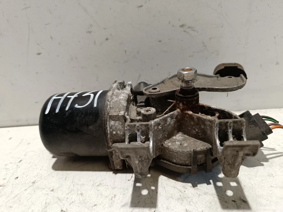 Renault Clio Wiper Motor Electric Windscreen 2010 MK3 Facelift OEM 8200268932E - Image 4 of 4