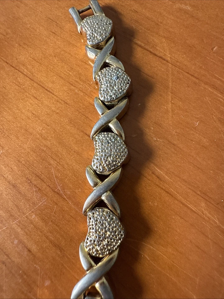 vintage Vivani Gold women's watch with a quartz movement and a crystal bezel - image 3 of 4