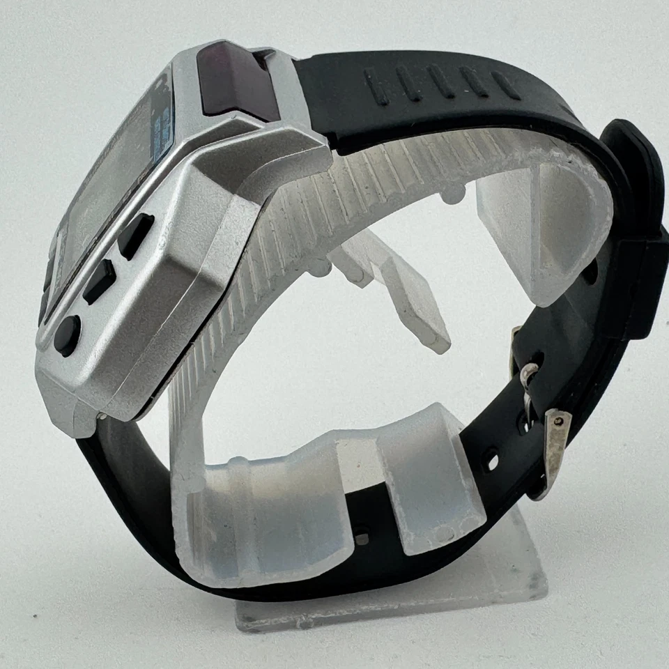 Reloj de cuarzo digital de colección para hombre con control remoto omnipotente TV de muñeca batería nueva Foto 4 de 4