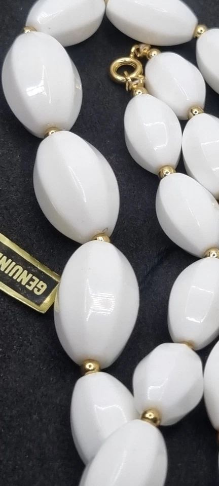 LUCITE COLLANA VINTAGE BIANCO - Immagine 2 di 4