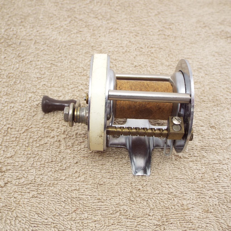 GREAT LAKES S-30 antique bait casting fishing reels vintage