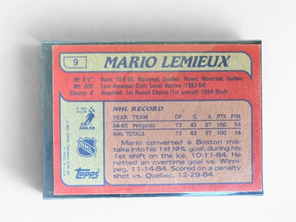 Tarjeta de novato autografiada por Mario Lemieux 1985 Topps #9 radiocontrol Foto 2 de 2