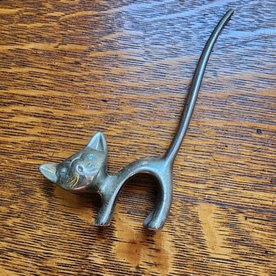 Long Tail Cat Ring Holder Silver Tone / Chrome Metal Kitty Blue Rhinestone Eyes 