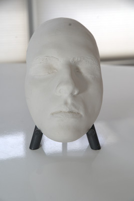Plaster Life Mask Sculpture on Stand   Realistic Face Cast Art Décor