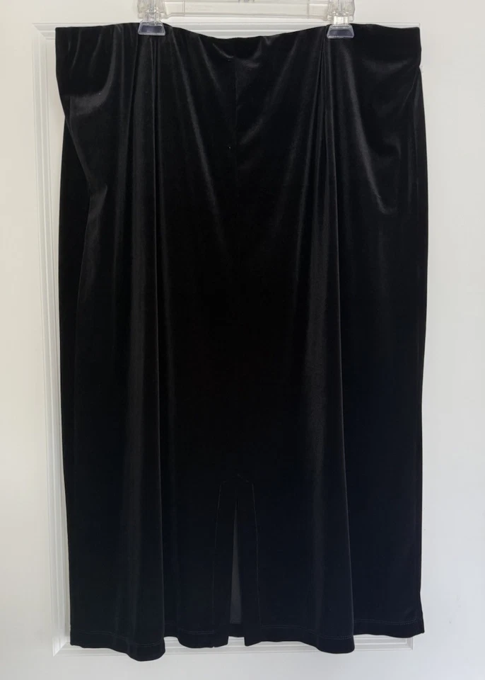 Picadilly Fashions Black Velvet Skirt Size 3X - Image 2 of 4