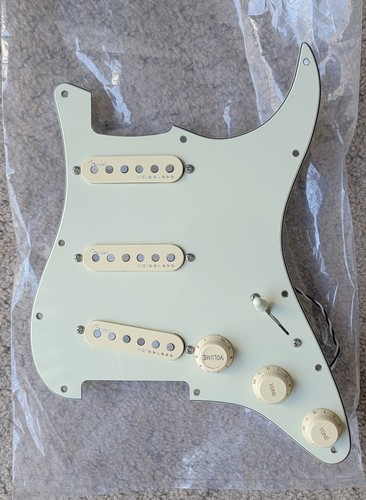 Fender American Ultra Vintage Noiseless Stratocaster Pre-wired Pickguard - 2022