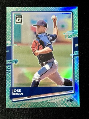 2020 Panini Donruss Optic - José Berríos #166 Green Dragon Scale Prizm /84