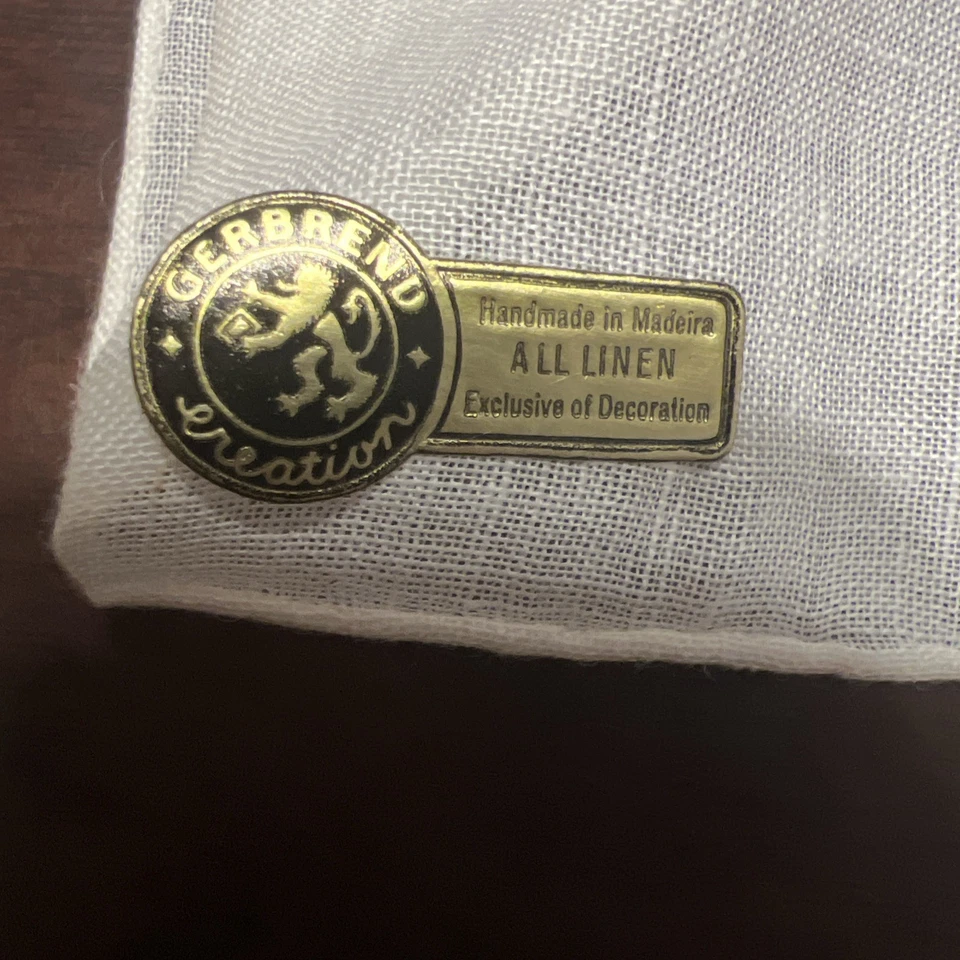 ETIQUETA "GERBREND"*PAÑUELO DE LINO*FLORES GRISES*BORDADO A MANO MADEIRA NUEVO Foto 2 de 4