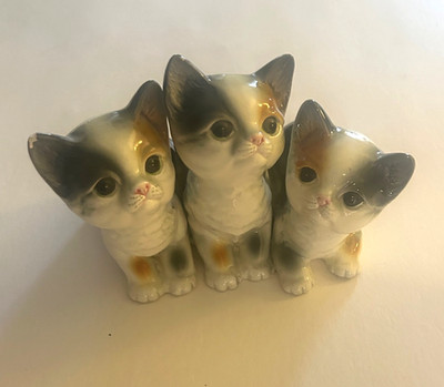 KATO KOGEI Japan Vintage Antique Porcelain Cats Figurine Three Calico Kittens HP