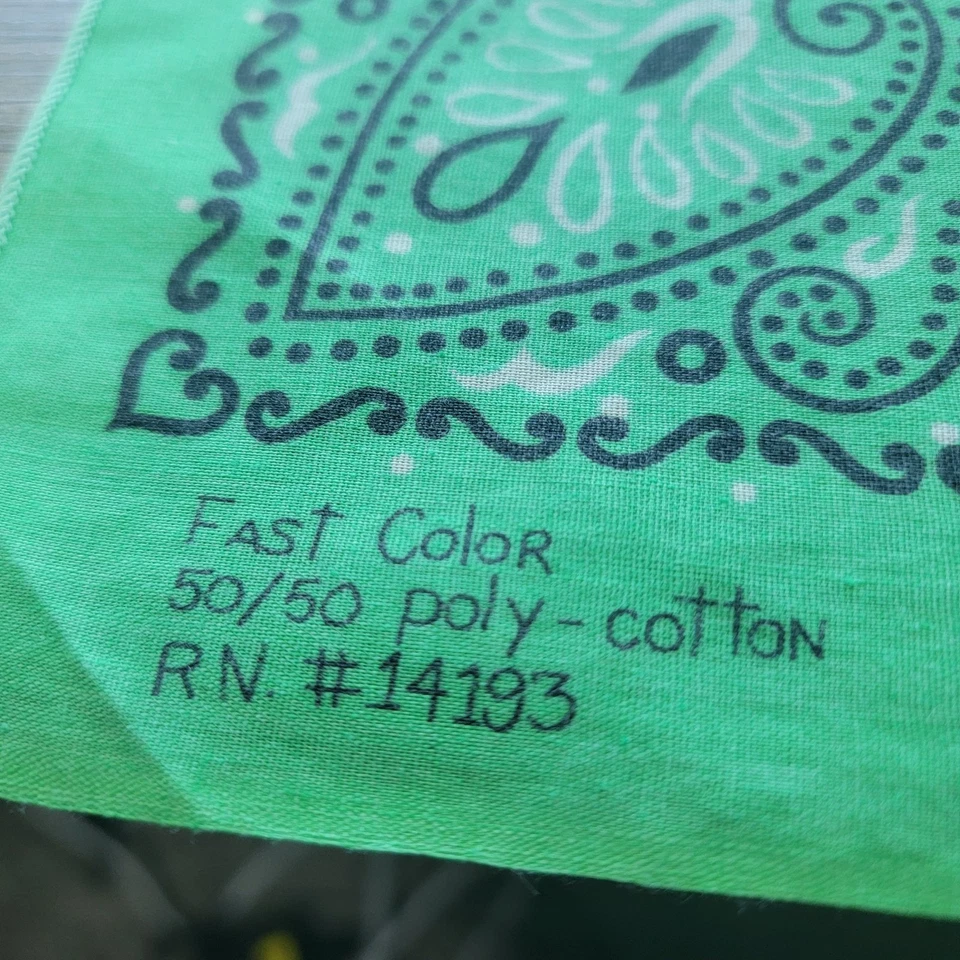 Pañuelo Paisley Verde Vintage Color Rápido 50/50 Polialgodón 14193 Foto 4 de 4