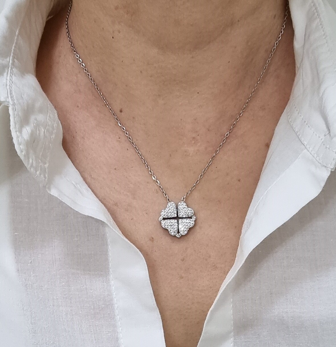 Gioielli a forma di quadrifoglio, anelli, orecchini, collane e charm