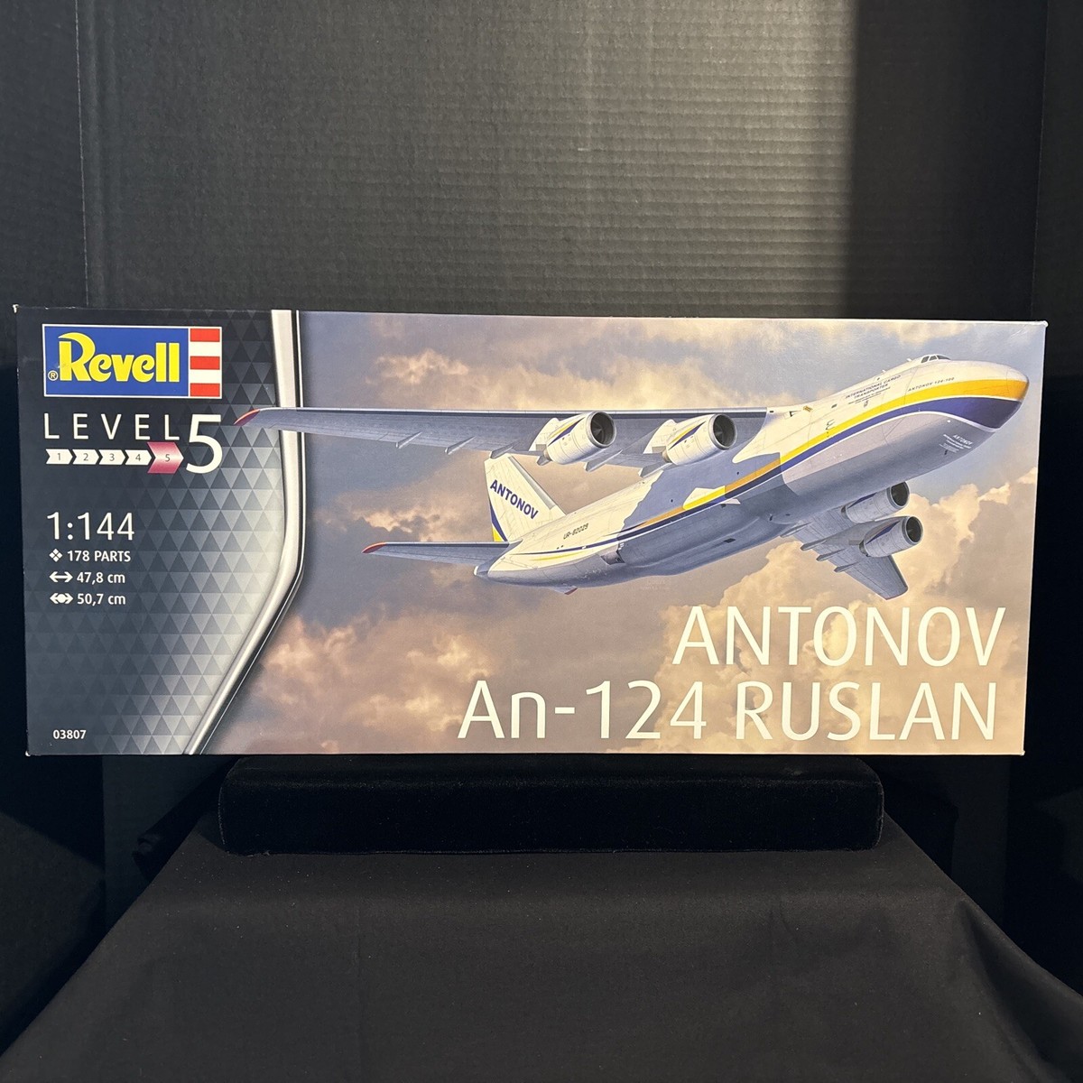 【未開封品】Revell ANTONOV An-124 RUSLAN 1:144 Assembly/ Revell 1/144 scale Antonov An124 Ruslan/ Volga