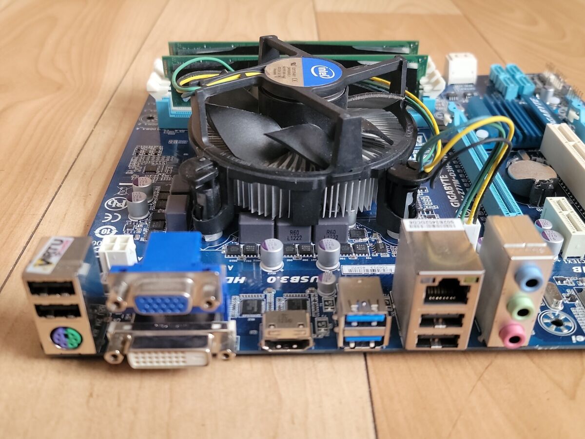 GIGABYTE GA-Z77M-D3H-MVP Intel Core i5-3570K 3.4Ghz PCI GIGABYTE GA-Z77M-D3H-MVP Intel Core i5-3570K 3.4Ghz PCI