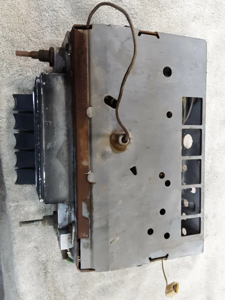 Oldsmobile 442 1964, F-85, radio am de fábrica Jetstar en buen estado de funcionamiento Foto 3 de 4