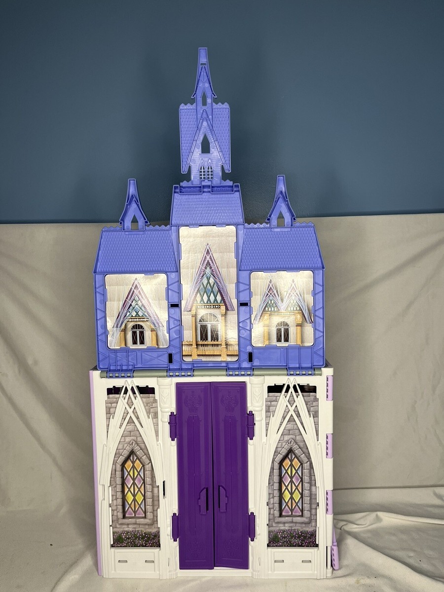Hasbro Disney Frozen II Fold & Go Arendelle Castle Folding