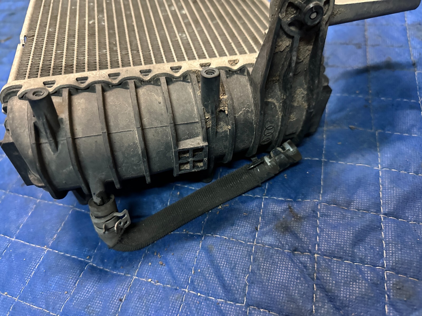 2018 AUDI R8 PLUS V10 REAR RIGHT PASSENGER RADIATOR 4S0 121 212 B 4S0121212B