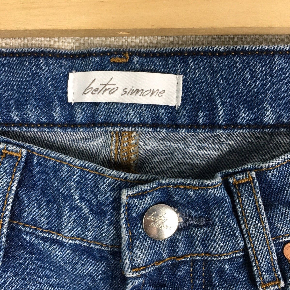 Betro Simone Mom Straight Leg Jeans Size 31 High Rise Relaxed Fit