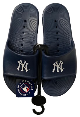 NWT NY YANKEES BEACH SANDALS 7 - 8 MENS BASEBALL DUGOUT HOME SLIPPERS