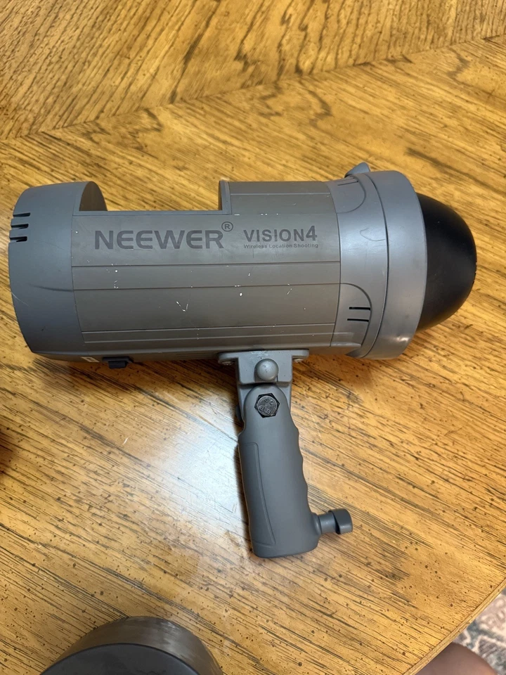 NEEWER Vision 4 300W luz estroboscópica flash estúdio externo - COMO ESTÁ - Imagem 3 de 4