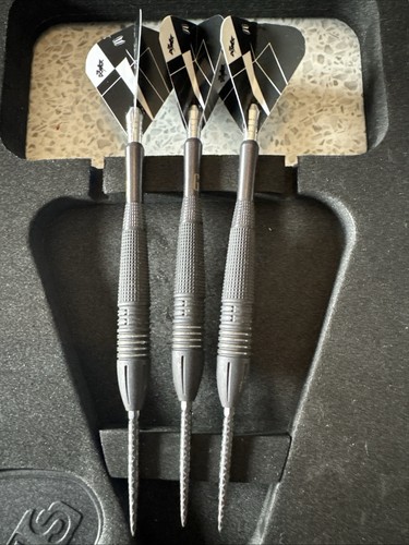 24g Target Darts Phil Taylor Gen 8 95% Swiss Point Steel Tip Darts with extras - Picture 5 of 10