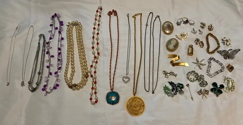 Vintage Mixed Bulk Costume Jewelry Lot For Wearing Crafting Repurposed