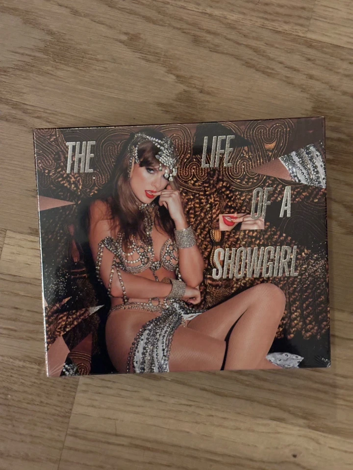 The Life of a Showgirl: It’s Beautiful Edition [Deluxe CD] – Schmuck - Bild 2 von 4