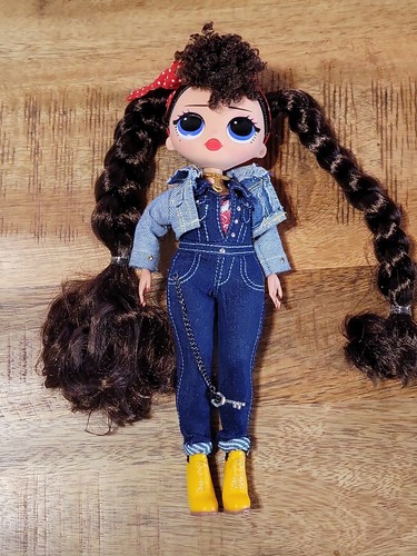 LOL Surprise! OMG Busy B.B. Fashion Doll Series 2 Denim Jumpsuit. - Picture 2 of 4
