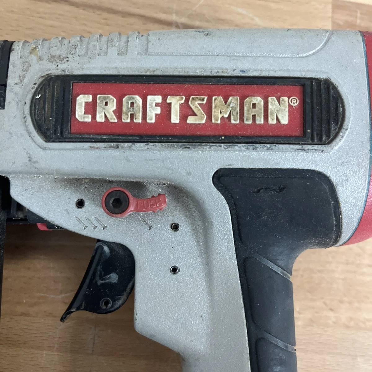 CRAFTSMAN 18 gauge Pneumatic Brad Nailer Kit 3 8