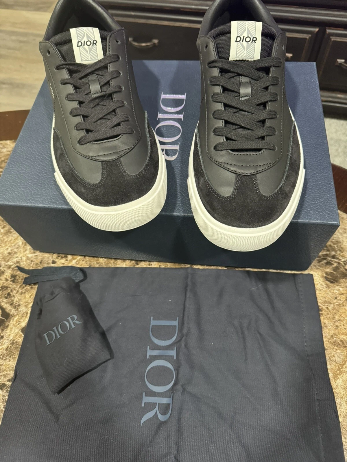 Baskets Dior en cuir noir et blanc