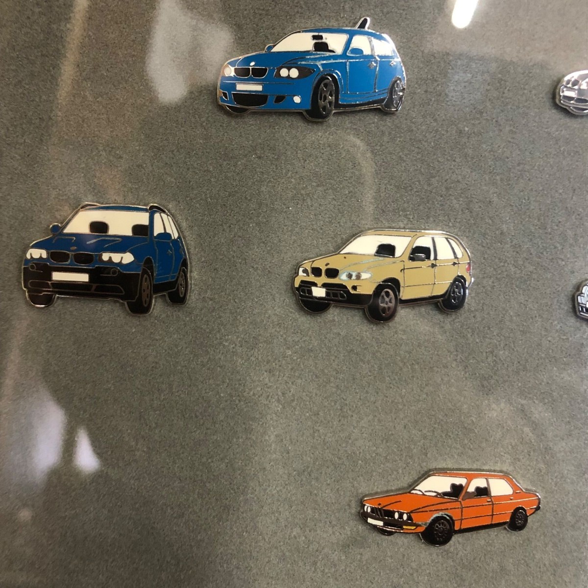 BMW ピンズセット BMW Pin Badge Set Framed 25th Anniversary Limited to 1000