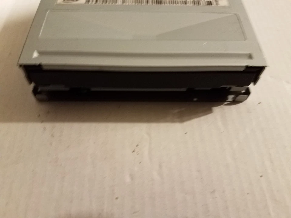 Unidad de disquete interna NEC FD1231M de 3,5" Biback sin bisel 134-506790-440-4 Foto 4 de 4