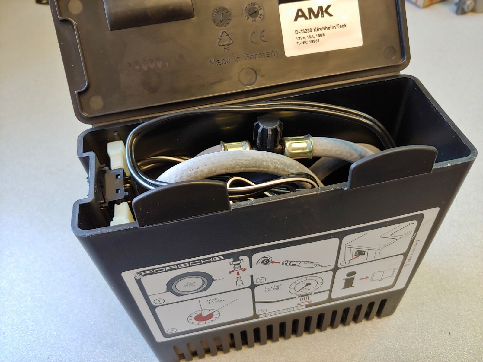 NICE UNUSED ORIGINAL PORSCHE CARRERA GT BOXSTER CAYMAN SPARE TIRE AIR COMPRESSOR
