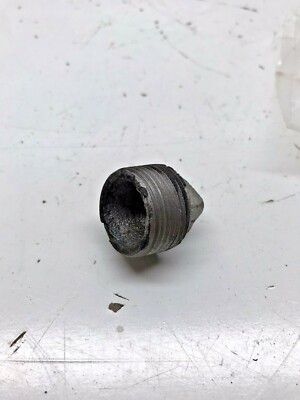 USED HERCULES ENGINE DRAIN PLUG  FOR JOHN DEERE L TRACTOR 15H257T