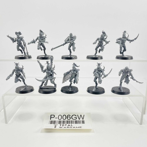 Lot D'environ 100 Figurines Warhammer En Plastique - Pièces Brisées Pour Conversion A46