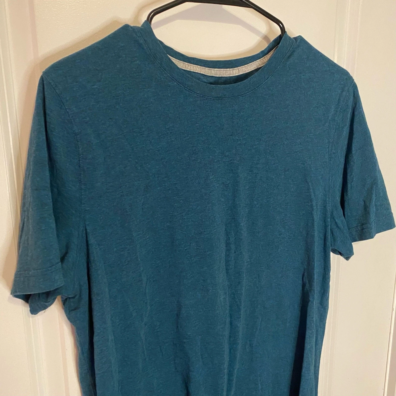fabletics no size tag measurements in photos shirt