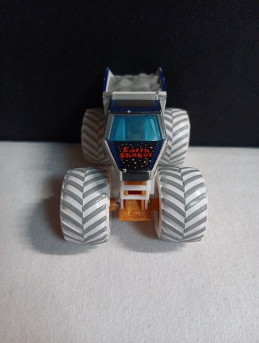 Monster Jam Gears & Galaxies Earth Shaker Truck 1:64 Scale Toy Rare - Picture 3 of 5