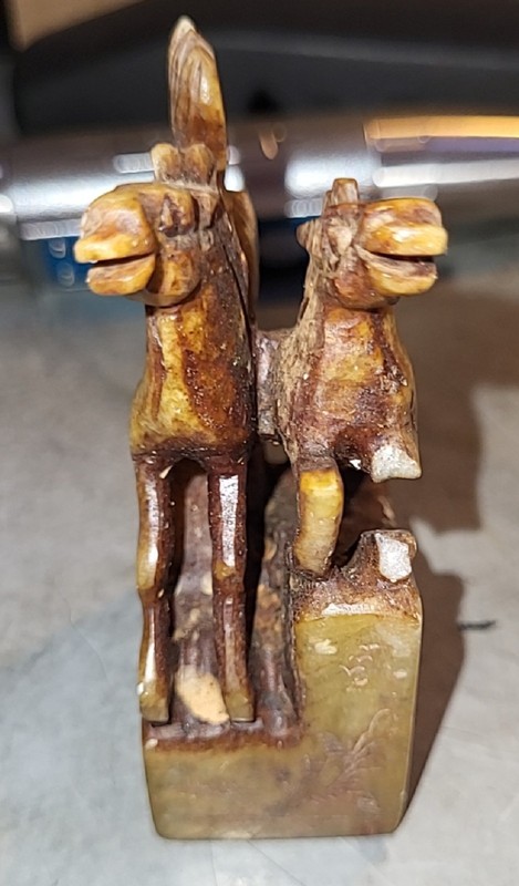 Shoushan Stone Seal Carved with Twin Horses 寿山石雕双马印 t4-2