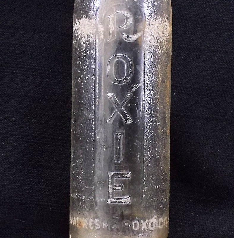 ROXIE *** 7 oz Bottle *** WAUKESHA WISCONSIN *** Roxo Co.*** Embossed Label
